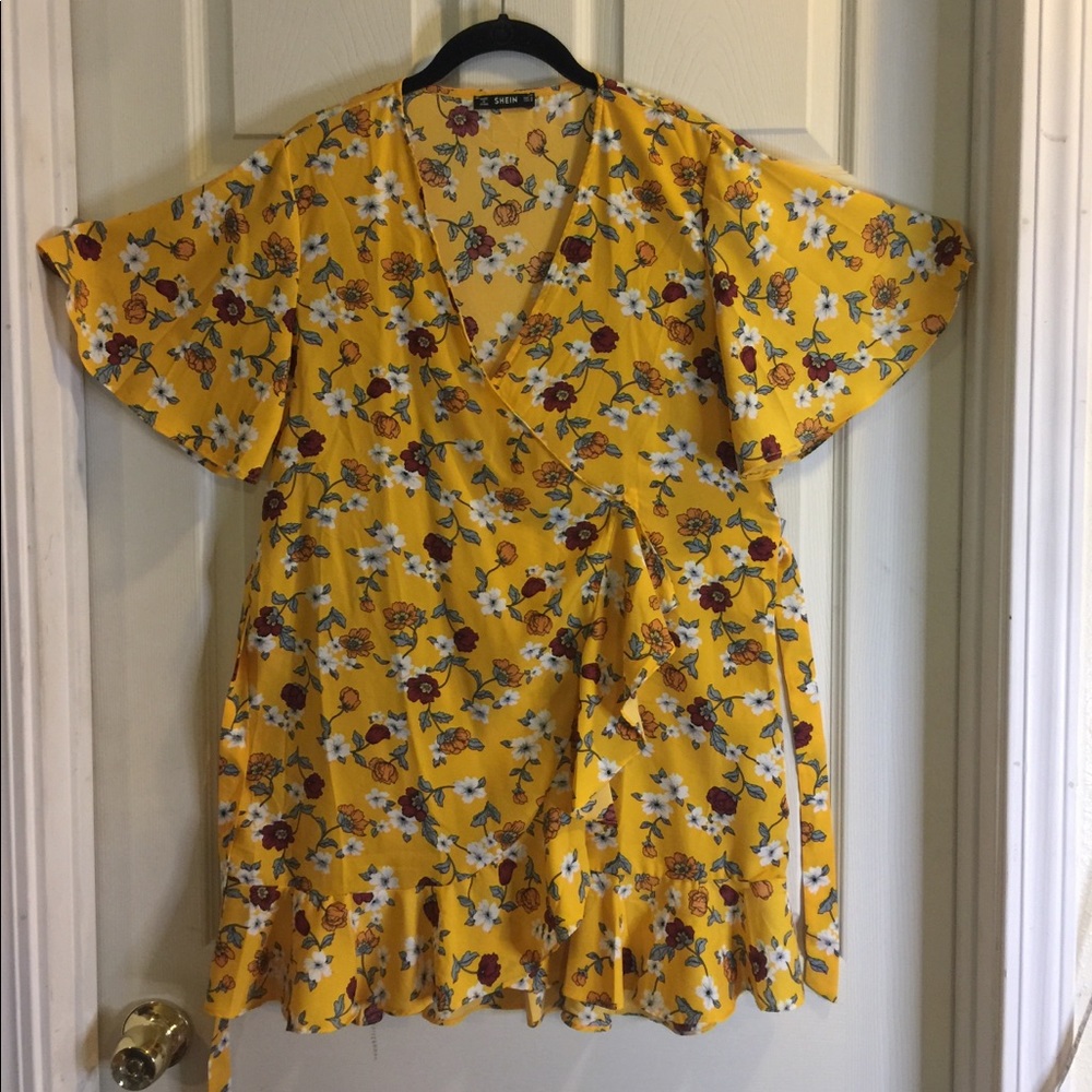 Floral Wrap Tie Dress, by Shein, size Medium - Picture 7 of 10